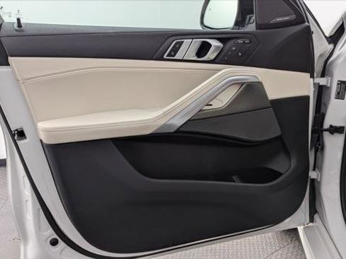 Used 2022 BMW X6 M50i image 13