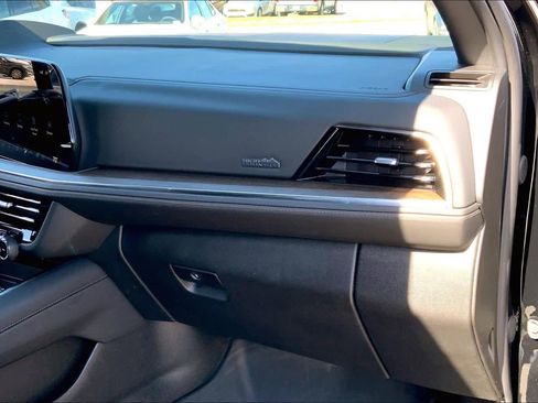 Used 2025 Chevrolet Tahoe High Country w/ Sun And Tow Package image 17