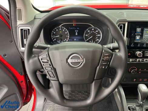 Used 2025 Nissan Frontier SV image 17