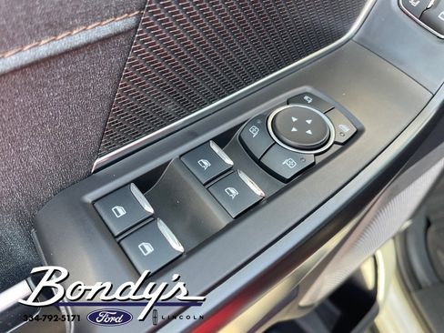 Used 2023 Ford F150 Raptor w/ Raptor Carbon Fiber Package image 10