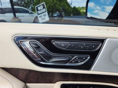 Used 2020 Lincoln Navigator Reserve w/ Equipment Group 208A Reserve AWD/4WD image 15