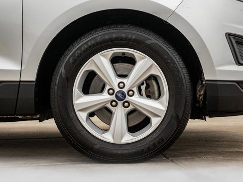 Used 2018 Ford Edge SE image 28