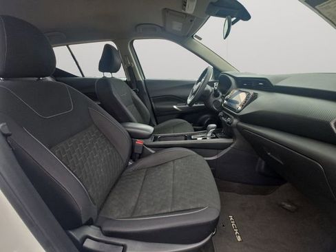Used 2022 Nissan Kicks SV FWD image 14