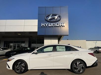 New 2025 Hyundai Elantra SEL