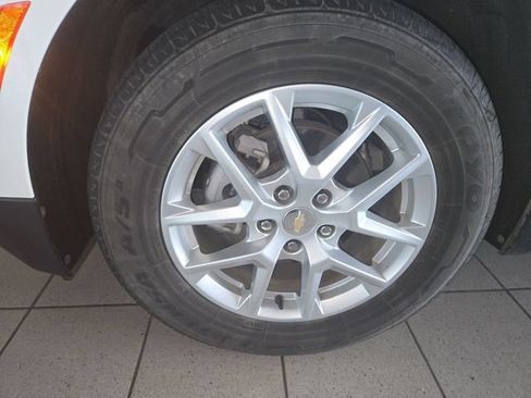 Used 2023 Chevrolet Equinox LT AWD/4WD image 10
