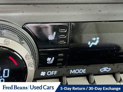Used 2025 Toyota Tacoma Limited AWD/4WD image 27