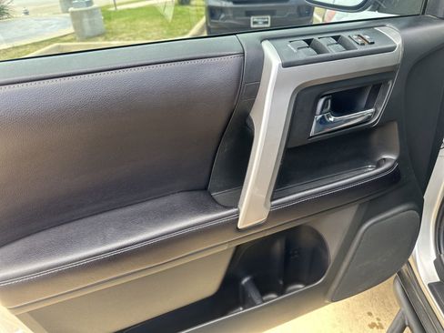 Used 2017 Toyota 4Runner SR5 image 16