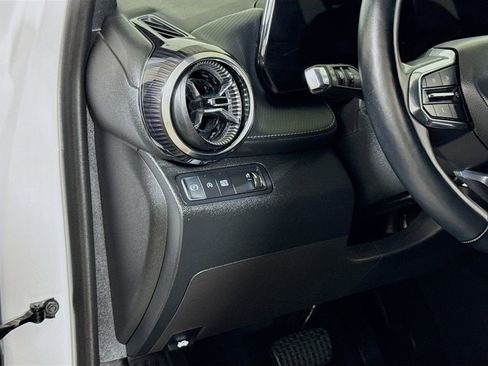 Certified 2025 Chevrolet Equinox LT w/ Convenience Package II FWD image 8
