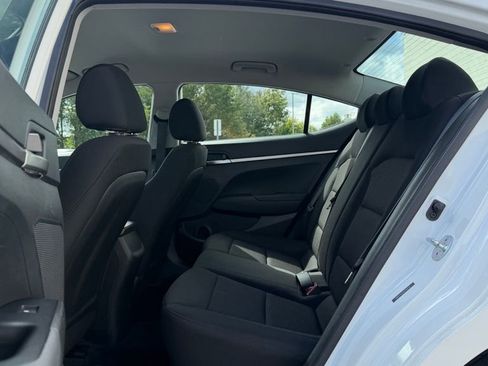 Used 2020 Hyundai Elantra SE w/ Cargo Package (C1) image 26