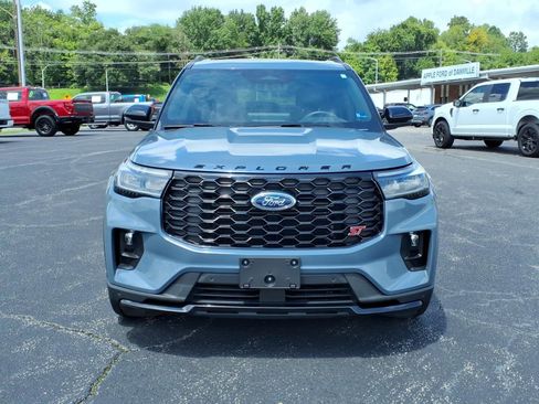 Certified 2025 Ford Explorer ST AWD/4WD image 3