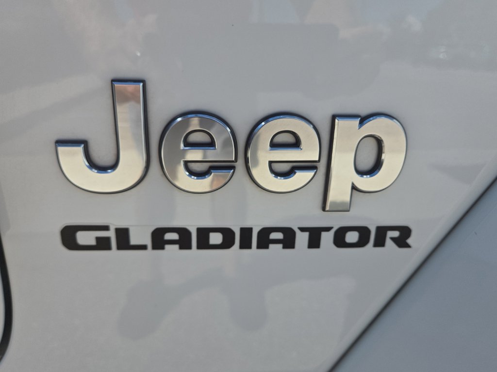 Used 2020 Jeep Gladiator Overland AWD/4WD image 54