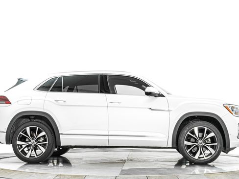 Used 2024 Volkswagen Atlas Cross Sport SEL Premium R-Line AWD/4WD image 44