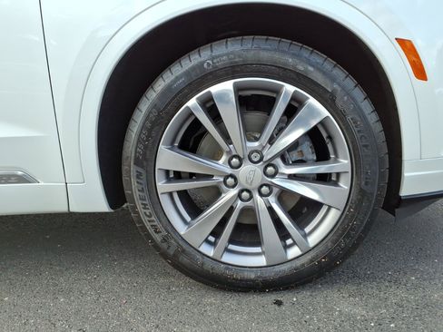 Used 2023 Cadillac XT6 Premium Luxury AWD/4WD image 9