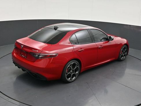 Used 2025 Alfa Romeo Giulia w/ Veloce Package Rwd image 20