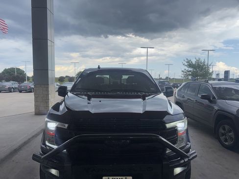 Used 2018 Ford F150 Lariat w/ Equipment Group 502A Luxury AWD/4WD image 25