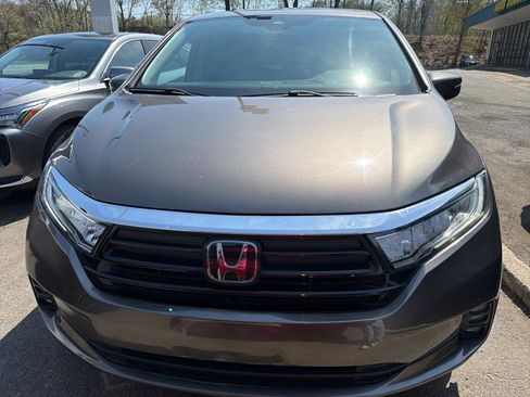 Used 2022 Honda Odyssey EX-L image 2