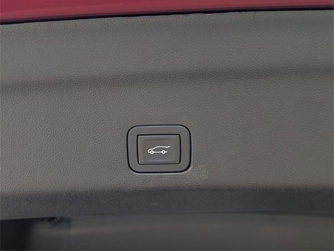 New 2026 GMC Yukon Denali w/ Advanced Technology Package image 7