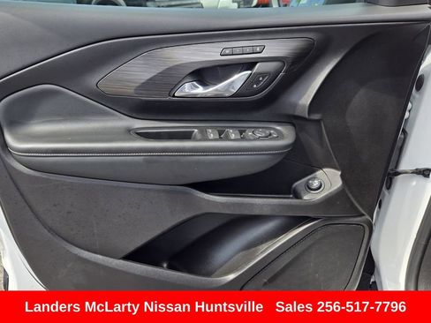 Used 2024 GMC Terrain SLT AWD/4WD image 22