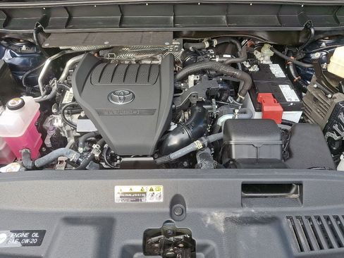 Used 2023 Toyota Highlander XSE image 28