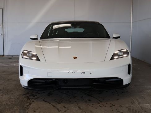 New 2025 Porsche Taycan image 10