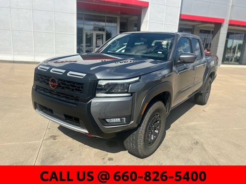 Used 2026 Nissan Frontier PRO-4X AWD/4WD image 2