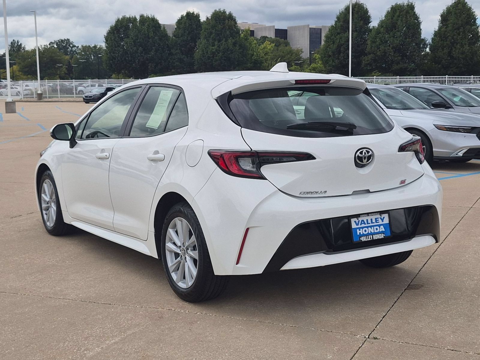Used 2024 Toyota Corolla SE w/ SE Package FWD image 8