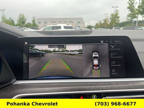 Used 2022 BMW X7 M50i w/ Dynamic Handling Package AWD/4WD image 21