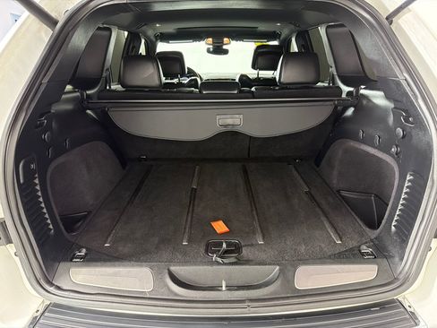 Used 2017 Jeep Grand Cherokee Limited AWD/4WD image 22