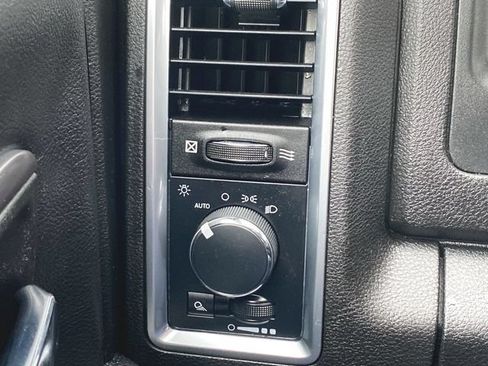 Used 2022 RAM 1500 Warlock AWD/4WD image 16
