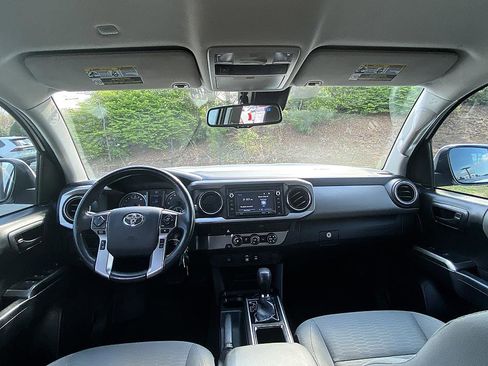 Used 2019 Toyota Tacoma SR5 RWD image 13