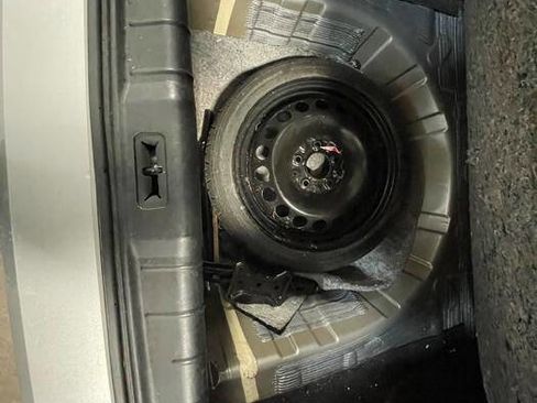 Used 2009 Chevrolet Malibu LS image 24