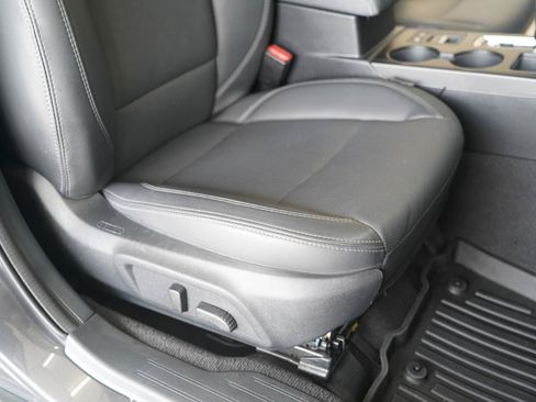 Used 2019 Subaru Outback 3.6R Limited AWD/4WD image 29