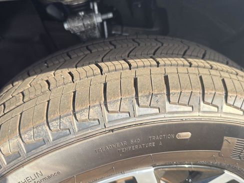 New 2025 Jeep Grand Cherokee Limited w/ Luxury Tech Group II image 10