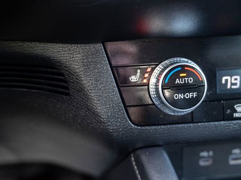 Used 2023 Mitsubishi Outlander SE Black Edition image 32