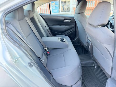 Used 2021 Toyota Corolla LE image 32
