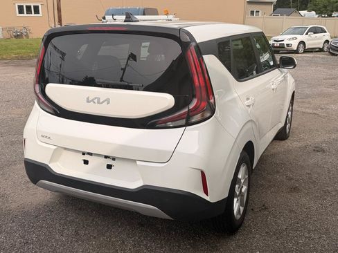 Used 2023 Kia Soul LX w/ Option Group 015 FWD image 6