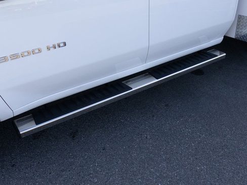 Used 2022 Chevrolet Silverado 3500 LT RWD image 11