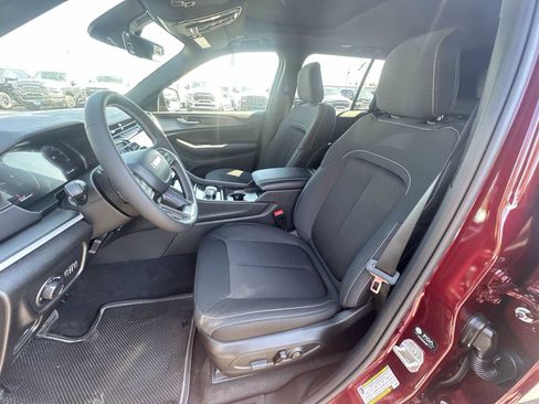 New 2025 Jeep Grand Cherokee Laredo X image 13