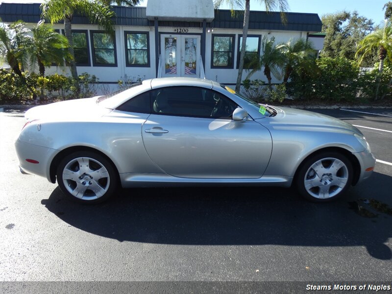 Used 2005 Lexus SC 430 Convertible RWD image 2
