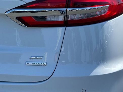 Used 2020 Ford Fusion SE FWD image 24