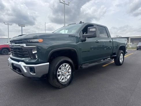 Used 2025 Chevrolet Silverado 3500 LT w/ All Star Edition AWD/4WD image 2