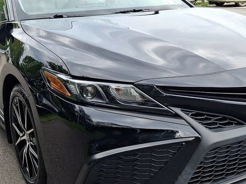 Used 2022 Toyota Camry SE FWD image 9