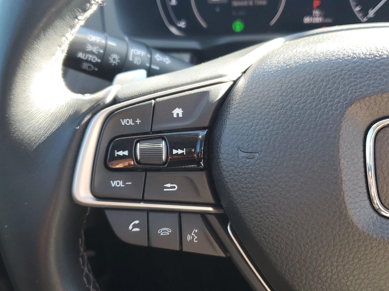 Used 2018 Honda Accord Touring image 23