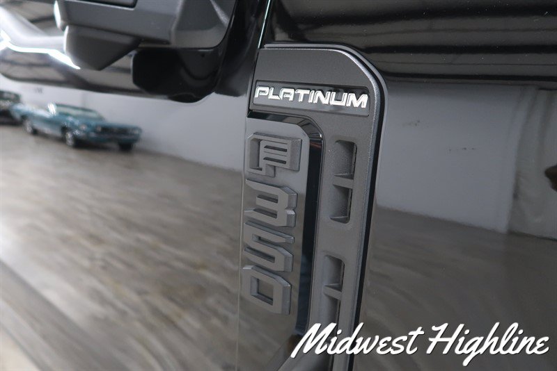 Used 2025 Ford F350 Platinum w/ FX4 Off-Road Package AWD/4WD image 27