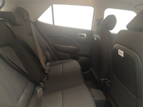Used 2021 Hyundai Venue SE FWD image 19