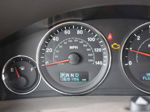 Used 2007 Jeep Commander Sport image 11