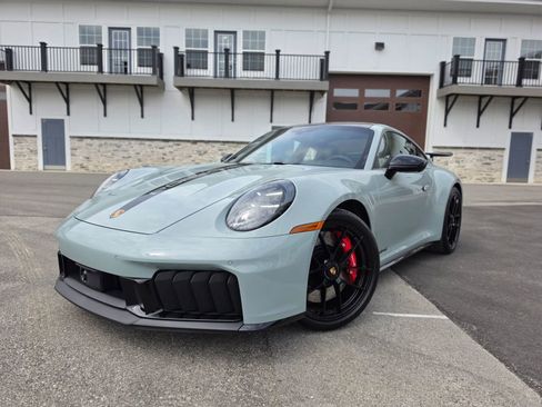 Used 2025 Porsche 911 Carrera 4 GTS AWD/4WD image 90