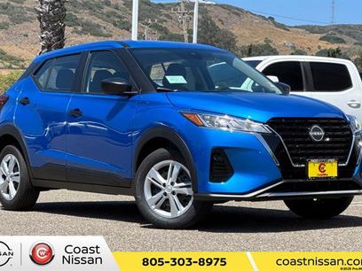 New 2025 Nissan Kicks Play S