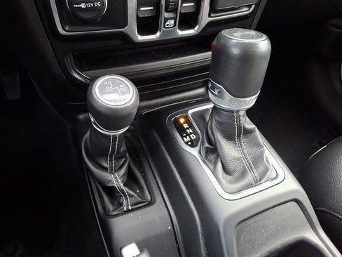 Certified 2022 Jeep Wrangler Unlimited Sahara w/ Cold Weather Group image 18