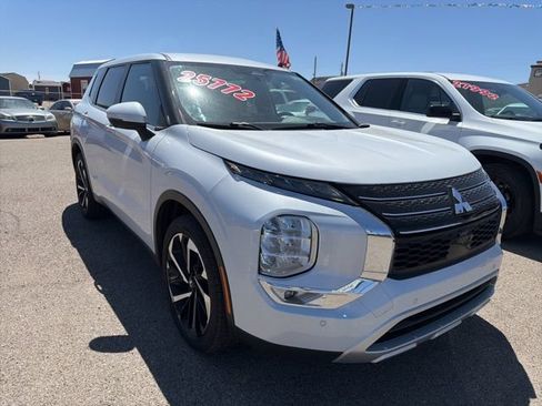 Used 2024 Mitsubishi Outlander SE FWD image 1